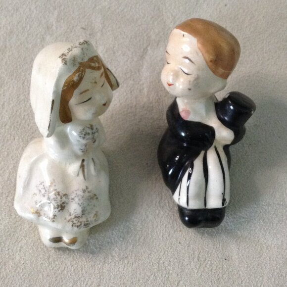 VTG Japan Kissing Bride & Groom S/P Shakers; Cake Toppers, Collectible, Sweet - Picture 2 of 5